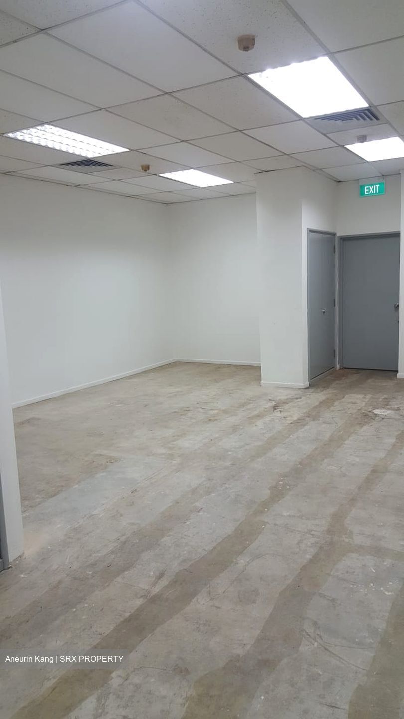 Four Seas Bank Building (D1), Office #294957591